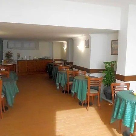 Traghetto Hotel 3*